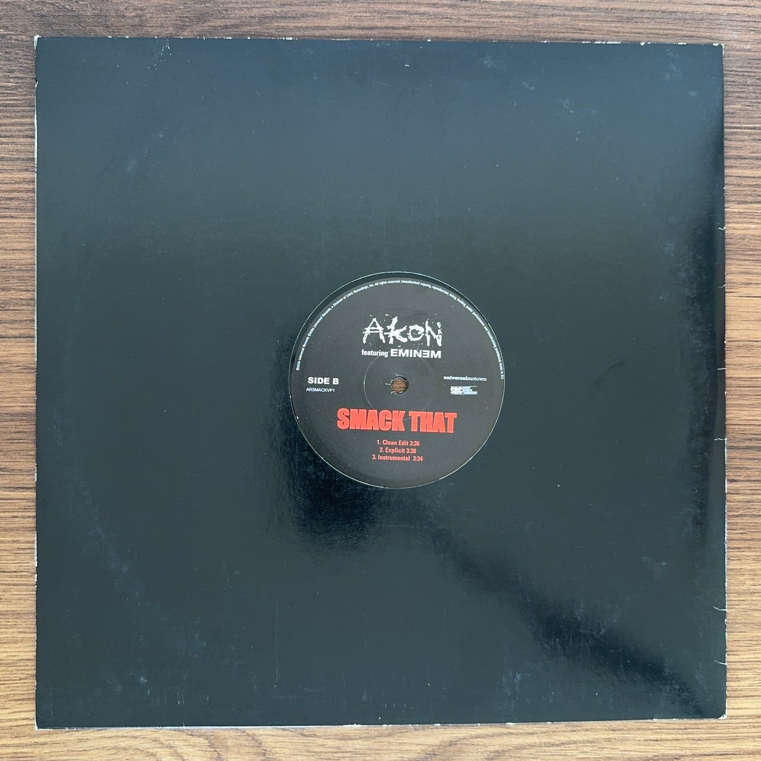 Akon Featuring Eminem – Smack That