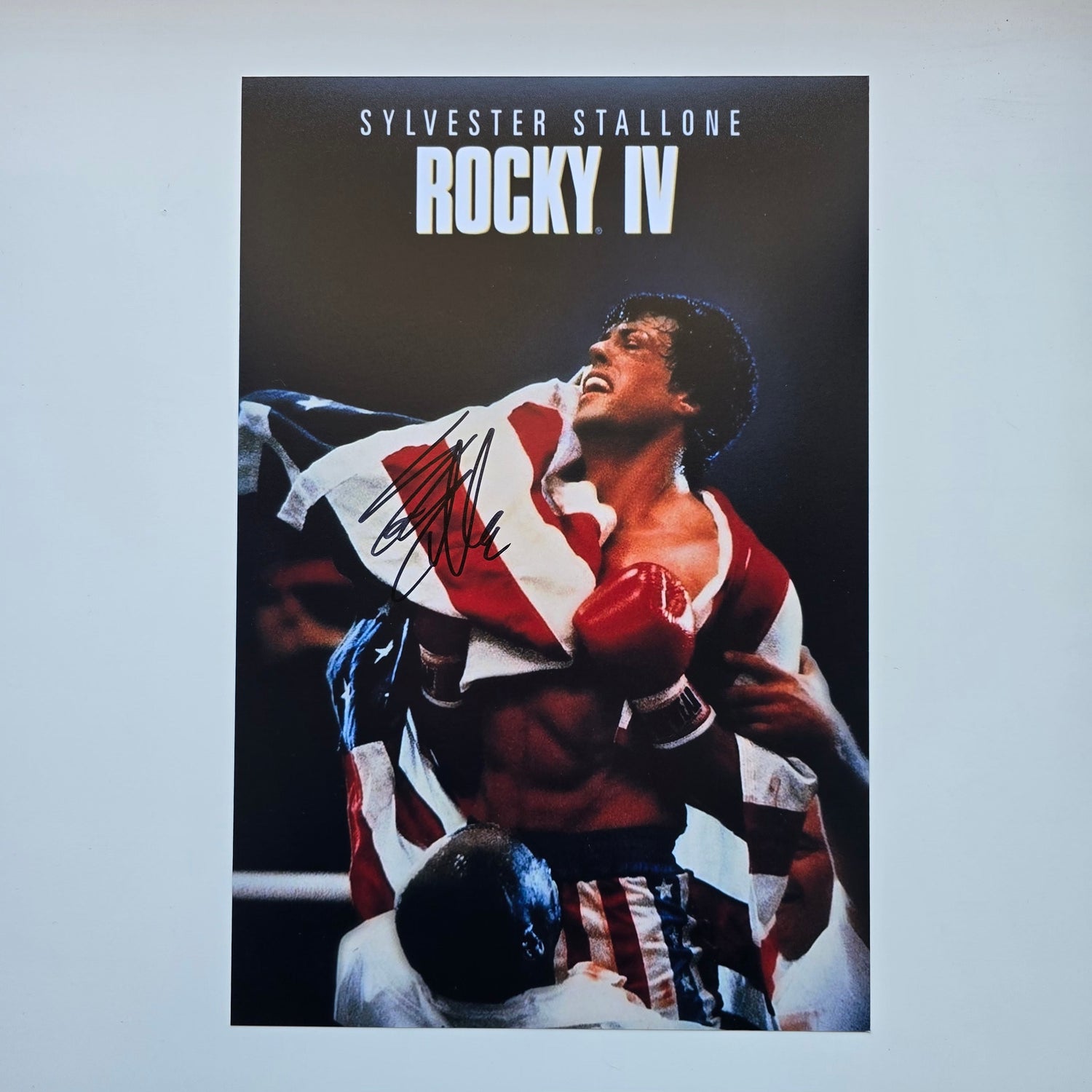 Sylvester Stallone Rocky IV 20x30 cm Boyutunda El İmzalı Fotoğraf (Ömür Boyu COA) Japan Vinyl