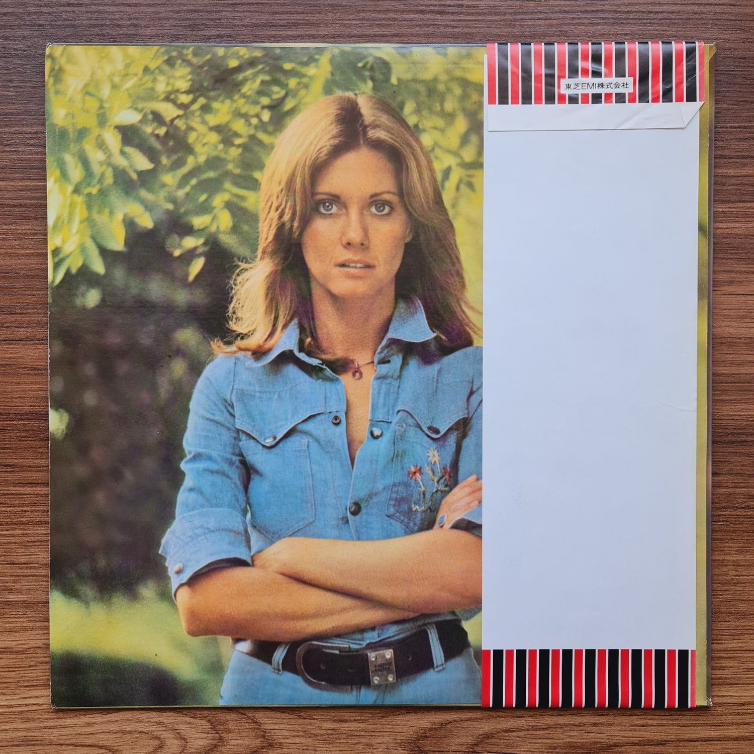 Olivia Newton-John – Let Me Be There