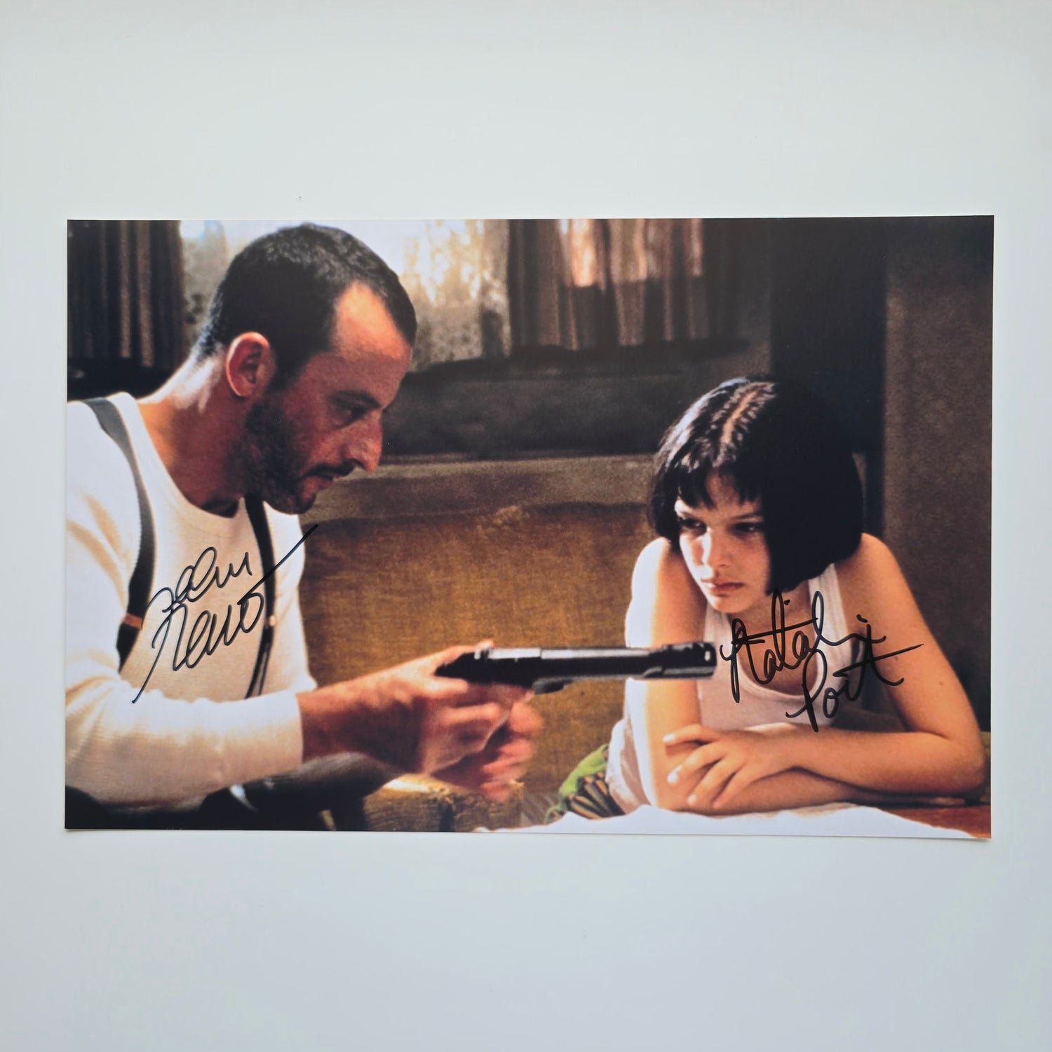 Jean Reno & Natalie Portman, Leon: The Professional 20x30 cm Boyutunda Islak İmzalı Fotoğraf (Ömür Boyu COA)