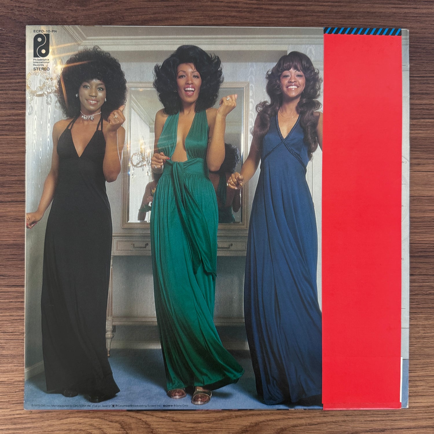 The Three Degrees – International