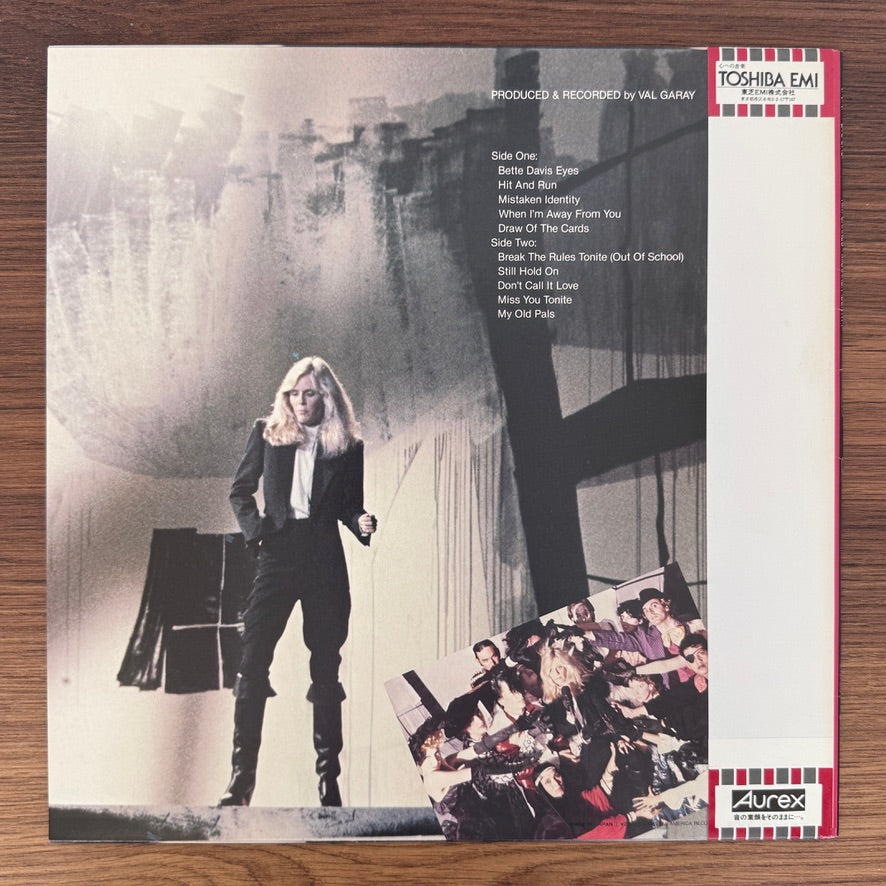 Kim Carnes – Mistaken Identity
