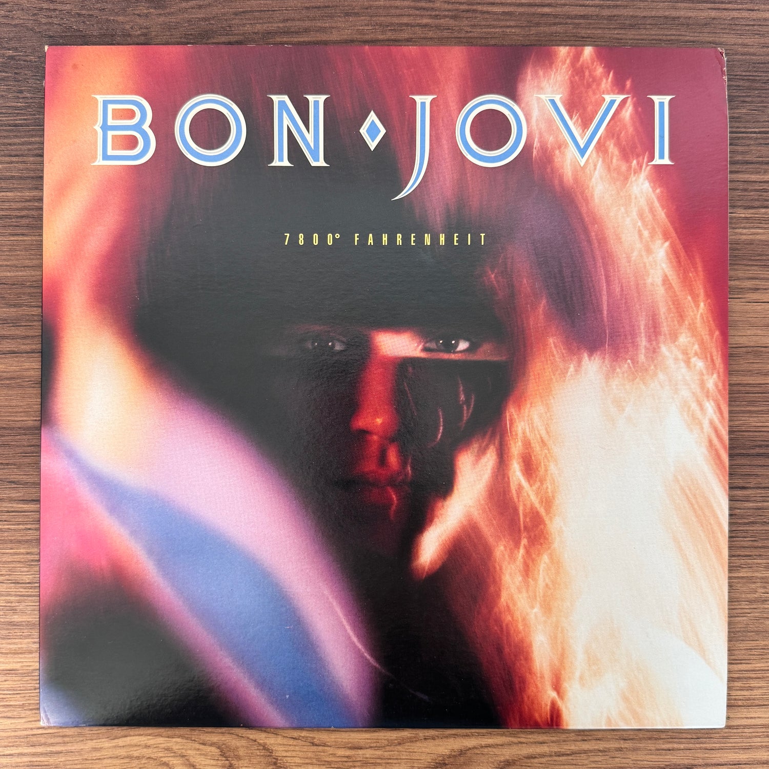 Bon Jovi – 7800° Fahrenheit