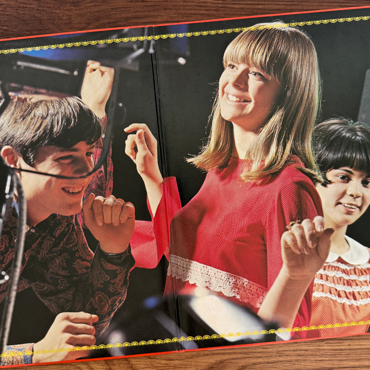 The Ventures & Sandy Nelson – Deluxe In Gogo Beat Japan Vinyl