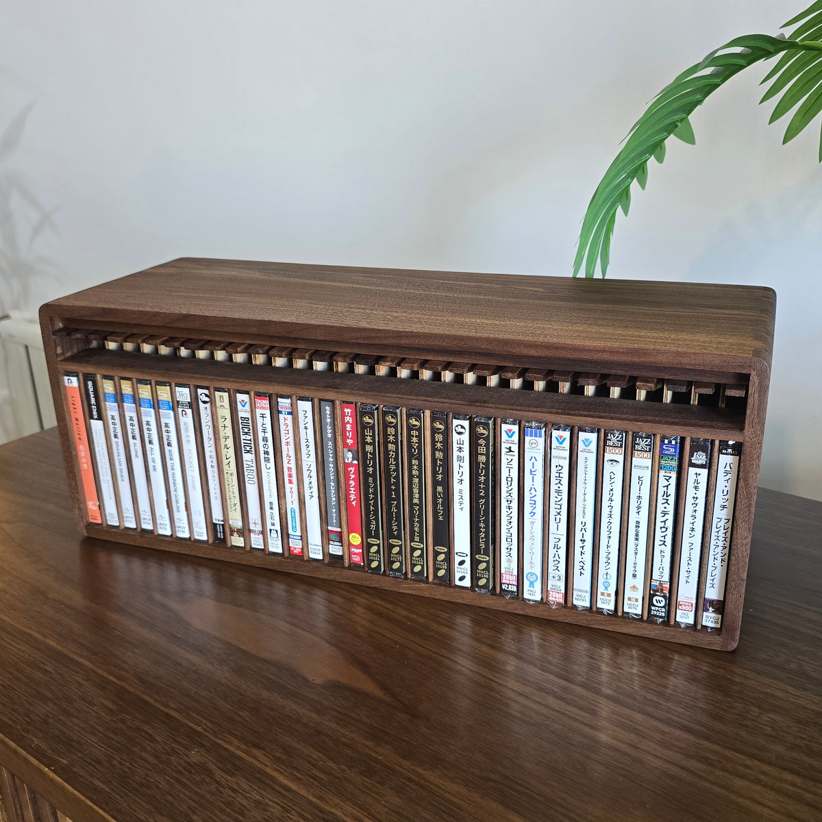 Takayama CD Holder | CD Depolama | Amerikan Ceviz Ahşap