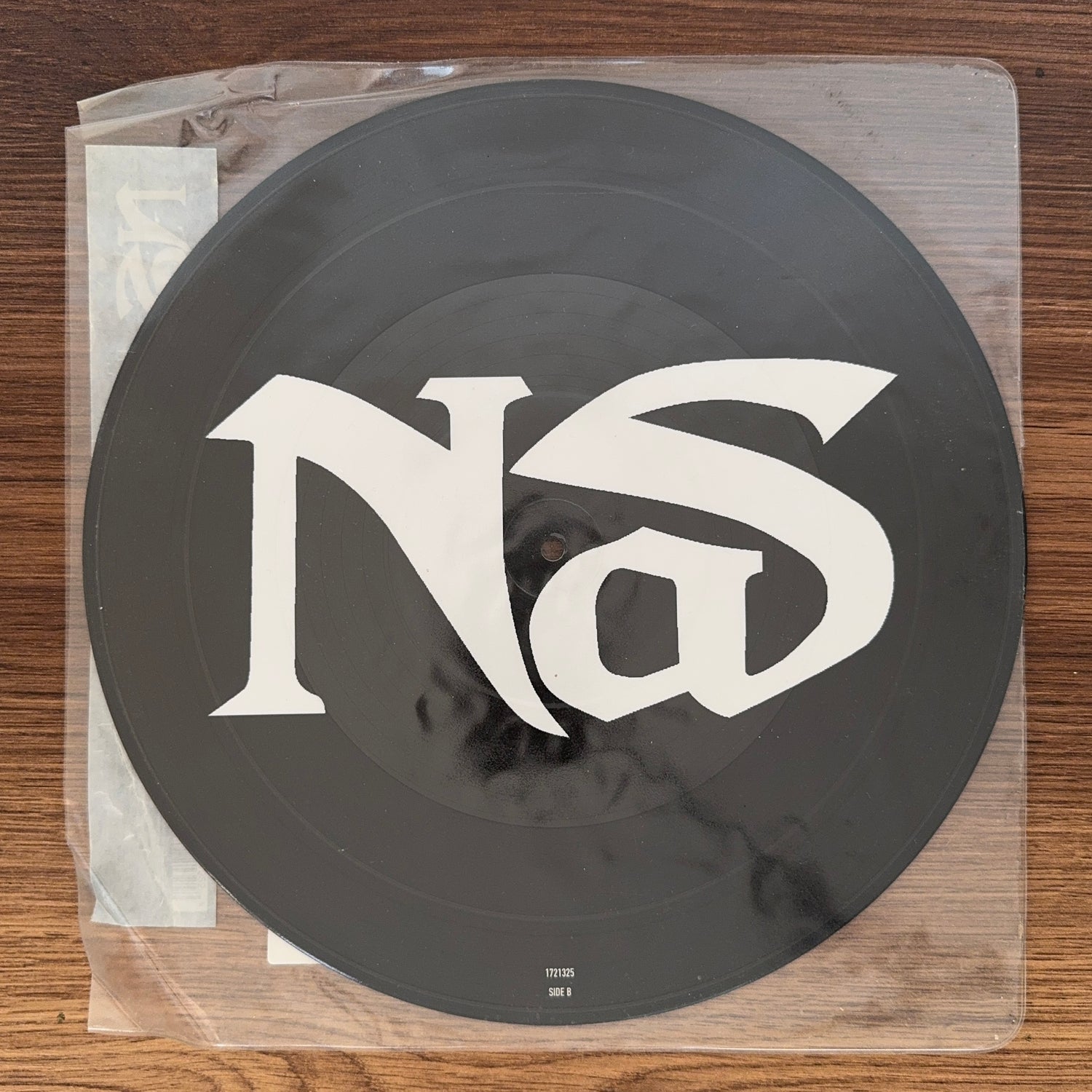 Nas Featuring Will I Am – Hip Hop Is Dead