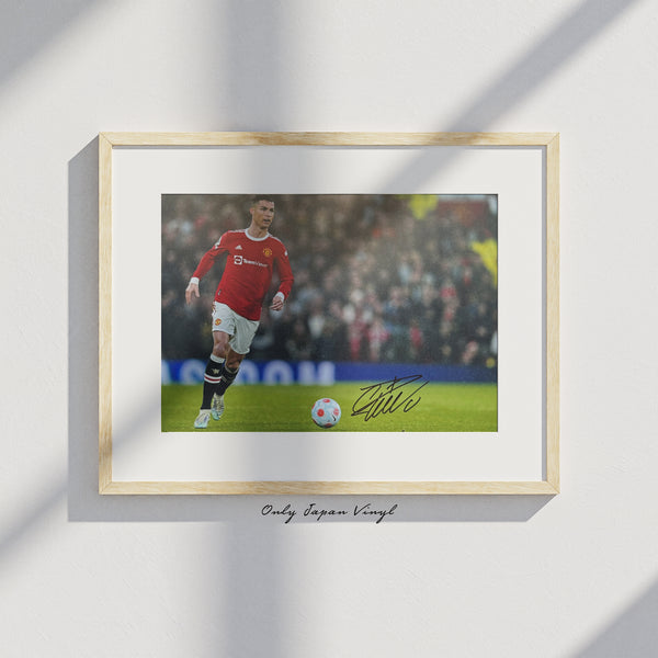 Cristiano Ronaldo 20x30 cm Size Wet Signed Photo (Lifetime COA)