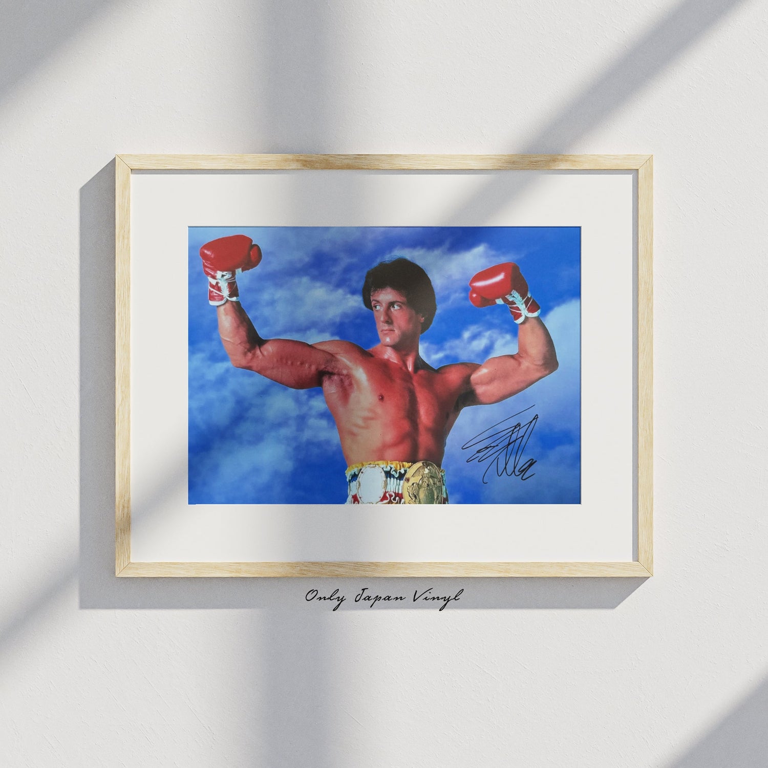 Sylvester Stallone Rocky 20x30 cm Boyutunda El İmzalı Fotoğraf (Ömür Boyu COA) Japan Vinyl