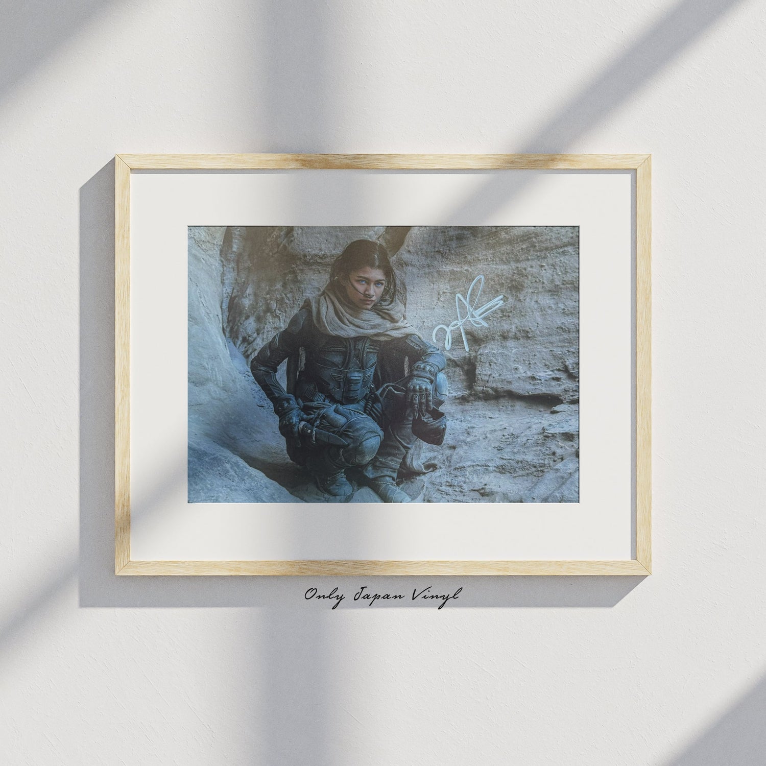 Zendaya Dune 20x30 cm Boyutunda El İmzalı Fotoğraf (Ömür Boyu COA) Japan Vinyl
