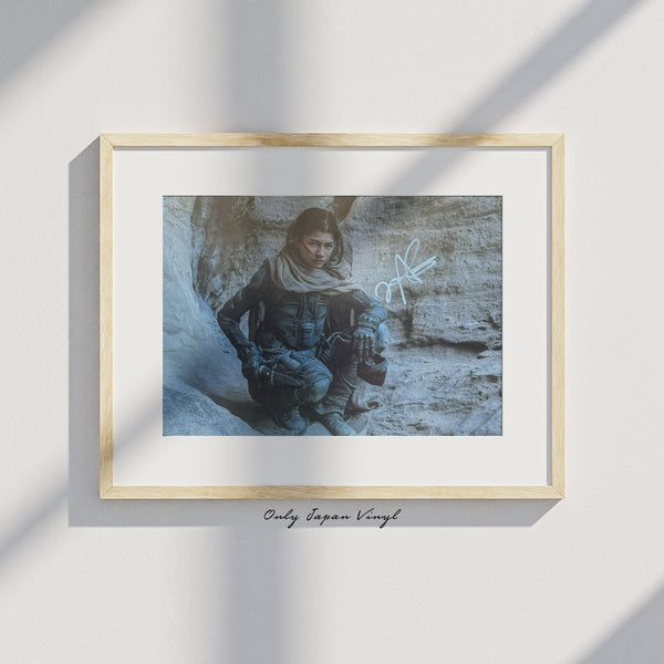 Zendaya Dune 20x30 cm Boyutunda El İmzalı Fotoğraf (Ömür Boyu COA)