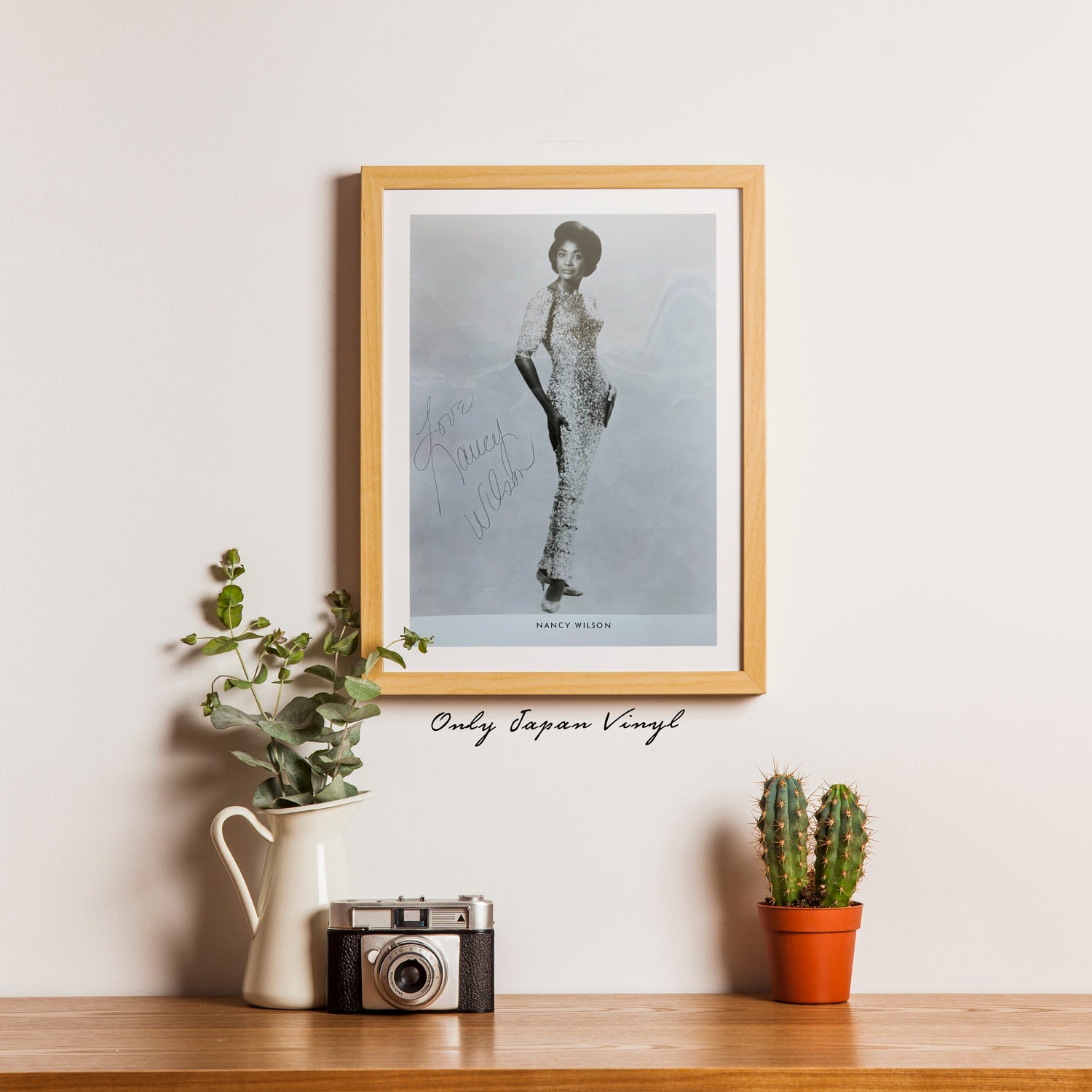 Nancy Wilson 21x26 cm Boyutunda El İmzalı Fotoğraf (Ömür Boyu COA) Japan Vinyl