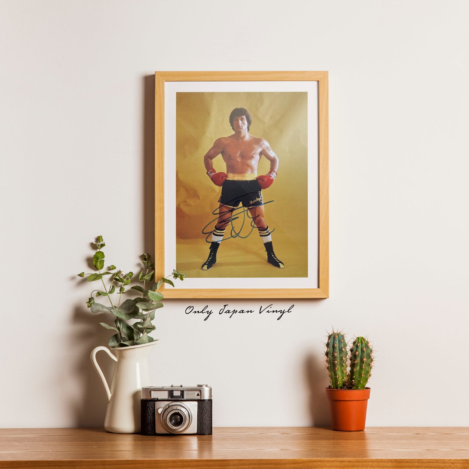 Sylvester Stallone Rocky 21x26 cm Boyutunda El İmzalı Fotoğraf (Ömür Boyu COA) Japan Vinyl