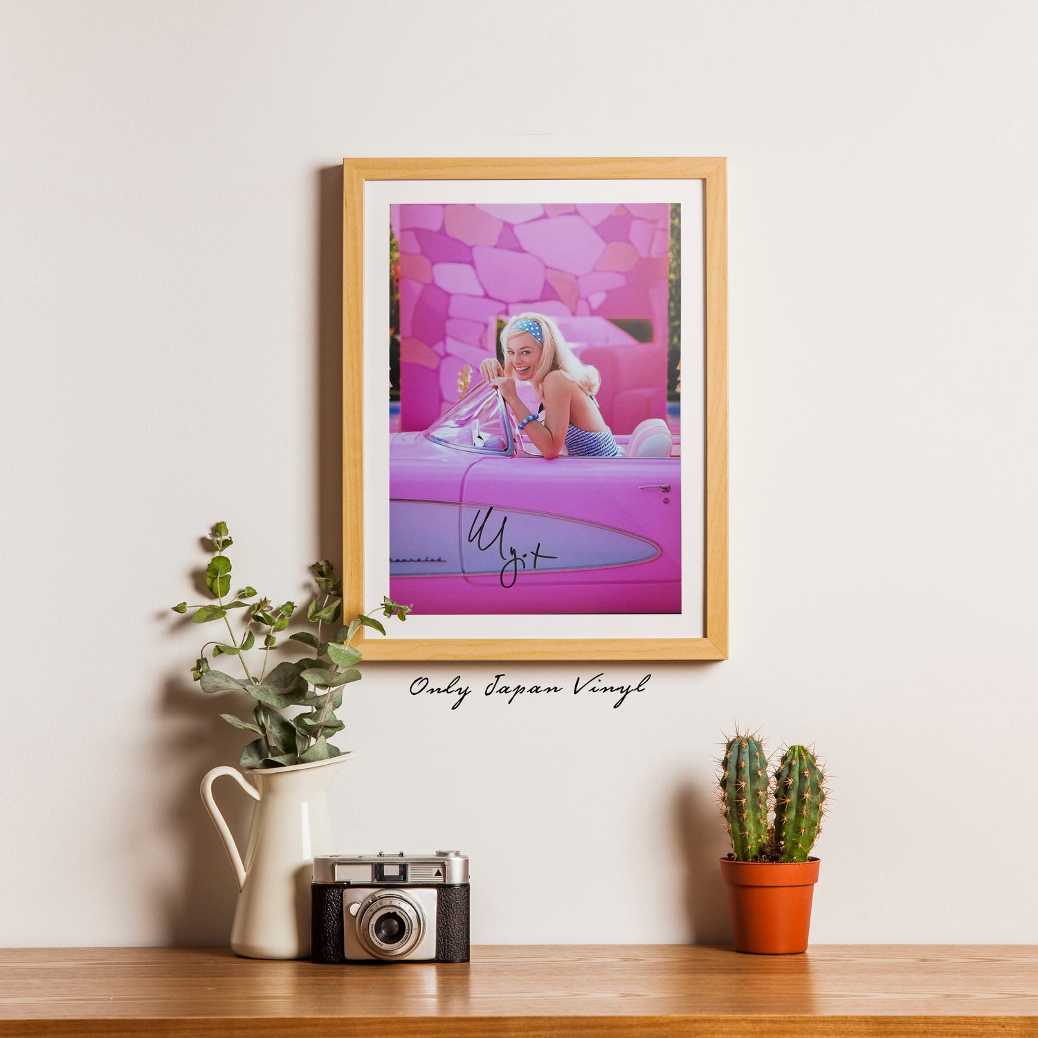 Margot Robbie Barbie 20x30 cm Boyutunda El İmzalı Fotoğraf (Ömür Boyu COA) Japan Vinyl