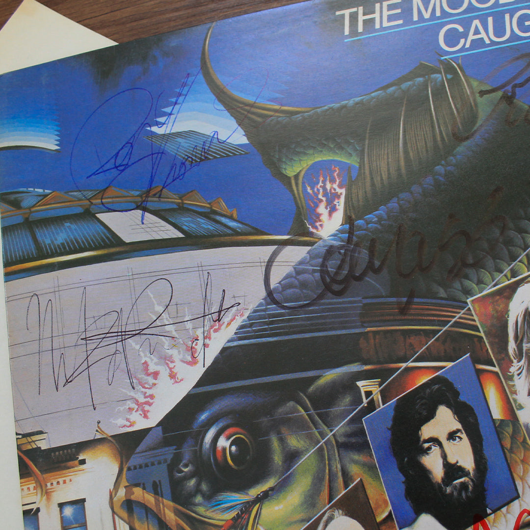 The Moody Blues – Caught Live +5 İmzalı Plak Japan Vinyl