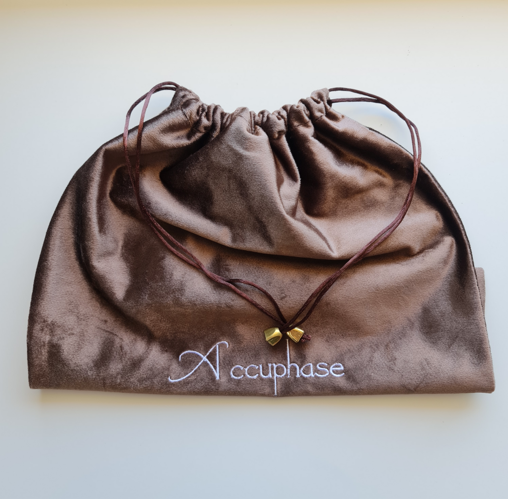 Accuphase Güç Kablosu (2 Metre) Japan Vinyl