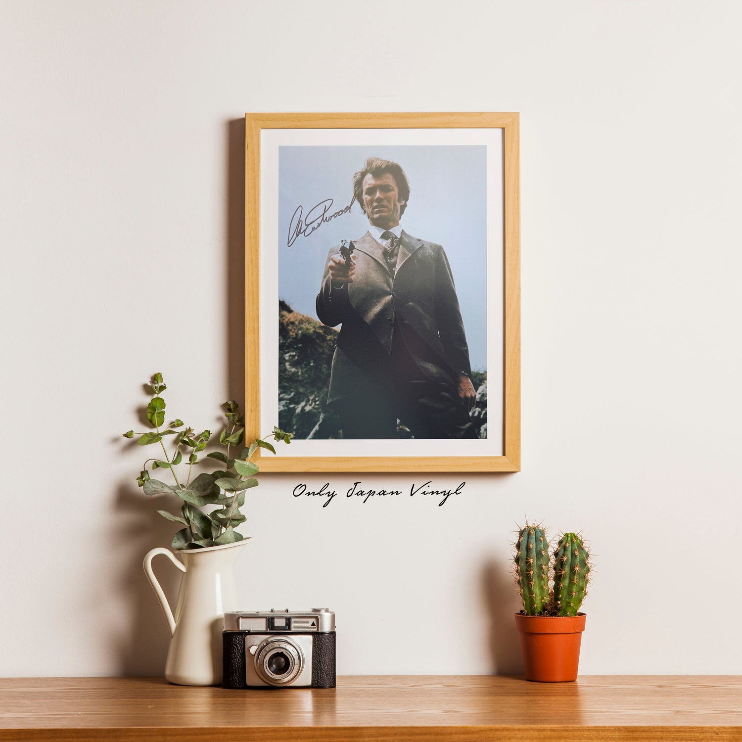 Clint Eastwood 20x30 cm Boyutunda El İmzalı Fotoğraf (Ömür Boyu COA) Japan Vinyl