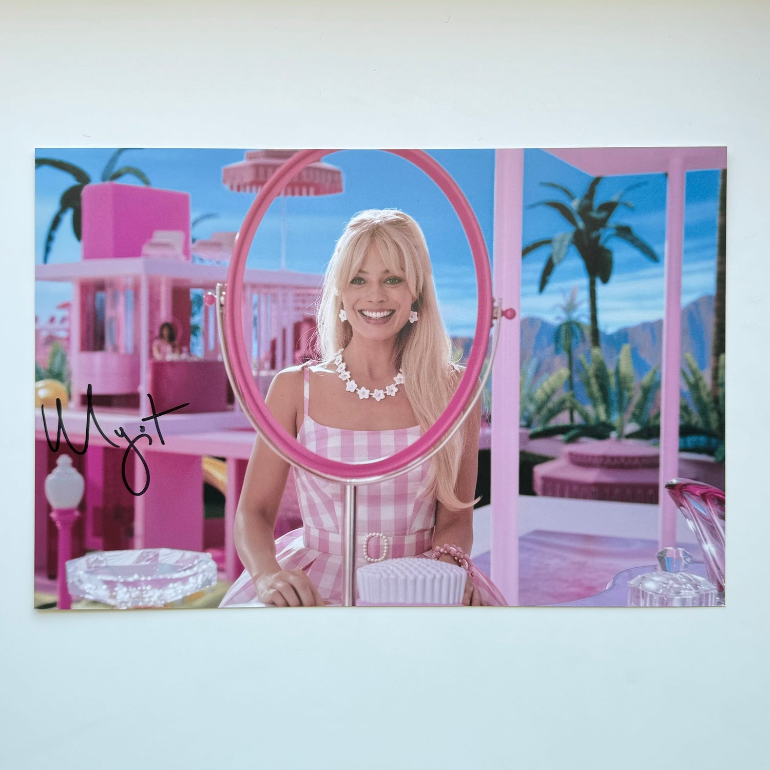 Margot Robbie Barbie 20x30 cm Boyutunda El İmzalı Fotoğraf (Ömür Boyu COA) Japan Vinyl
