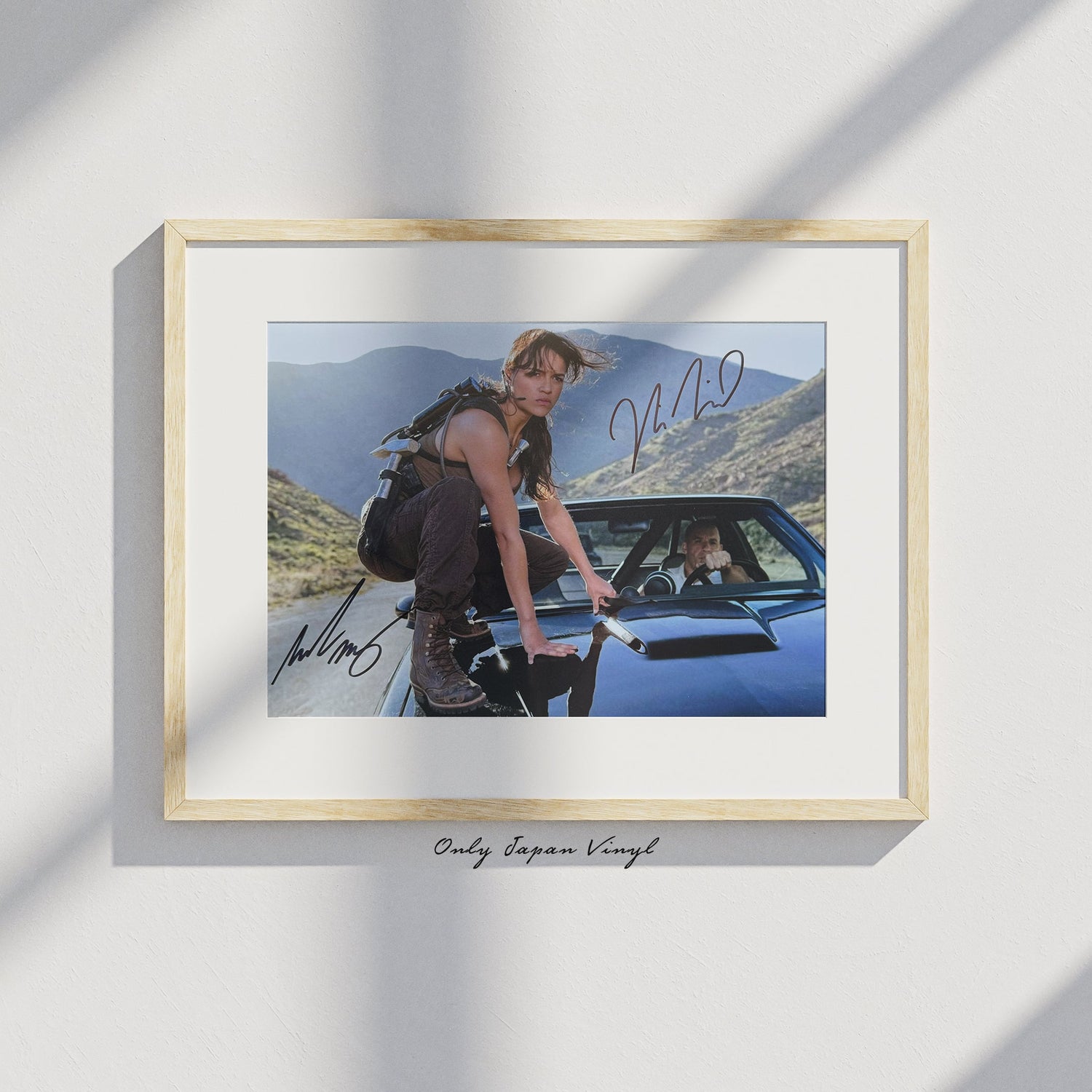 Vin Diesel & Michelle Rodriguez 20x30 cm El İmzalı Fotoğraf (Ömür Boyu COA) Japan Vinyl