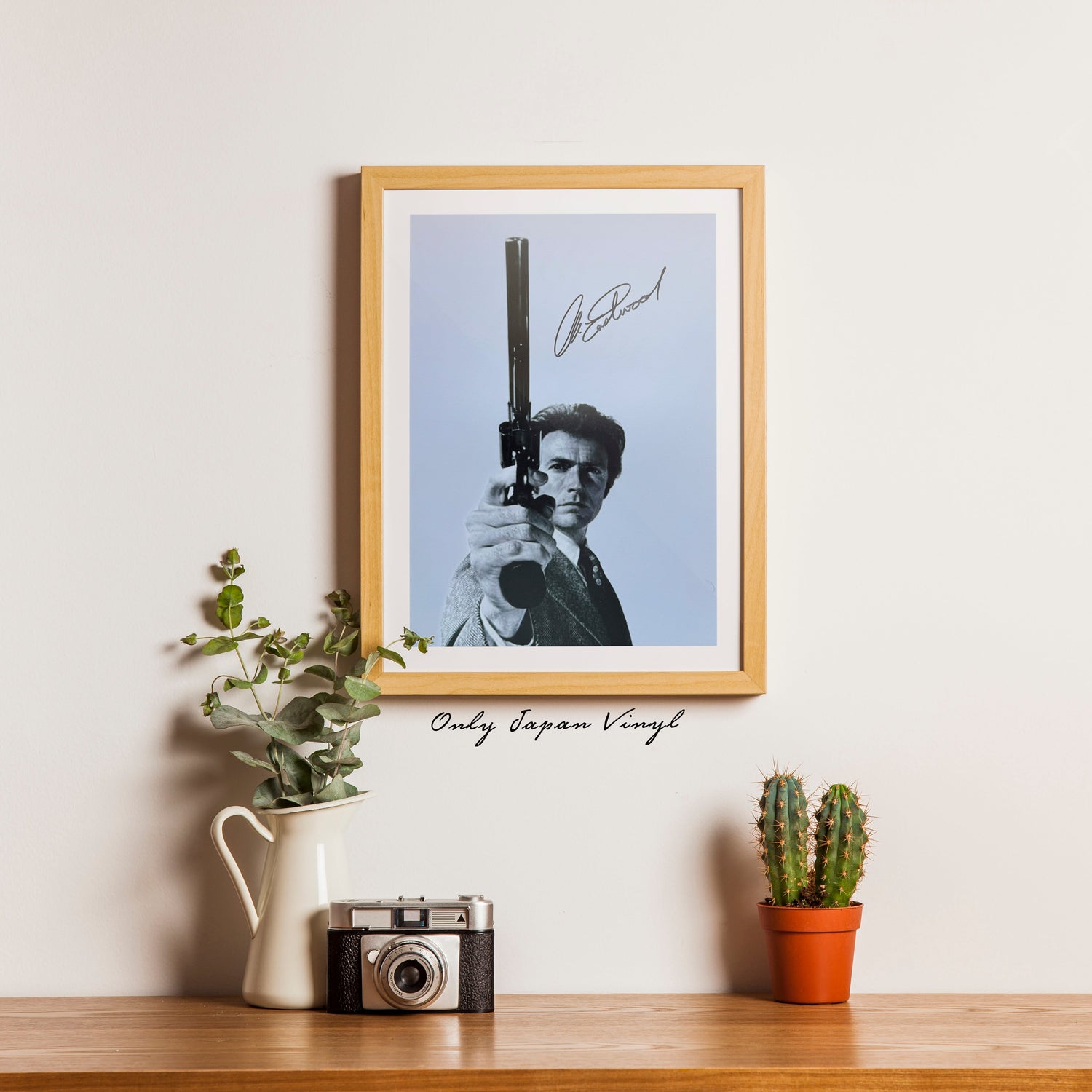 Clint Eastwood 20x30 cm Boyutunda El İmzalı Fotoğraf (Ömür Boyu COA) Japan Vinyl