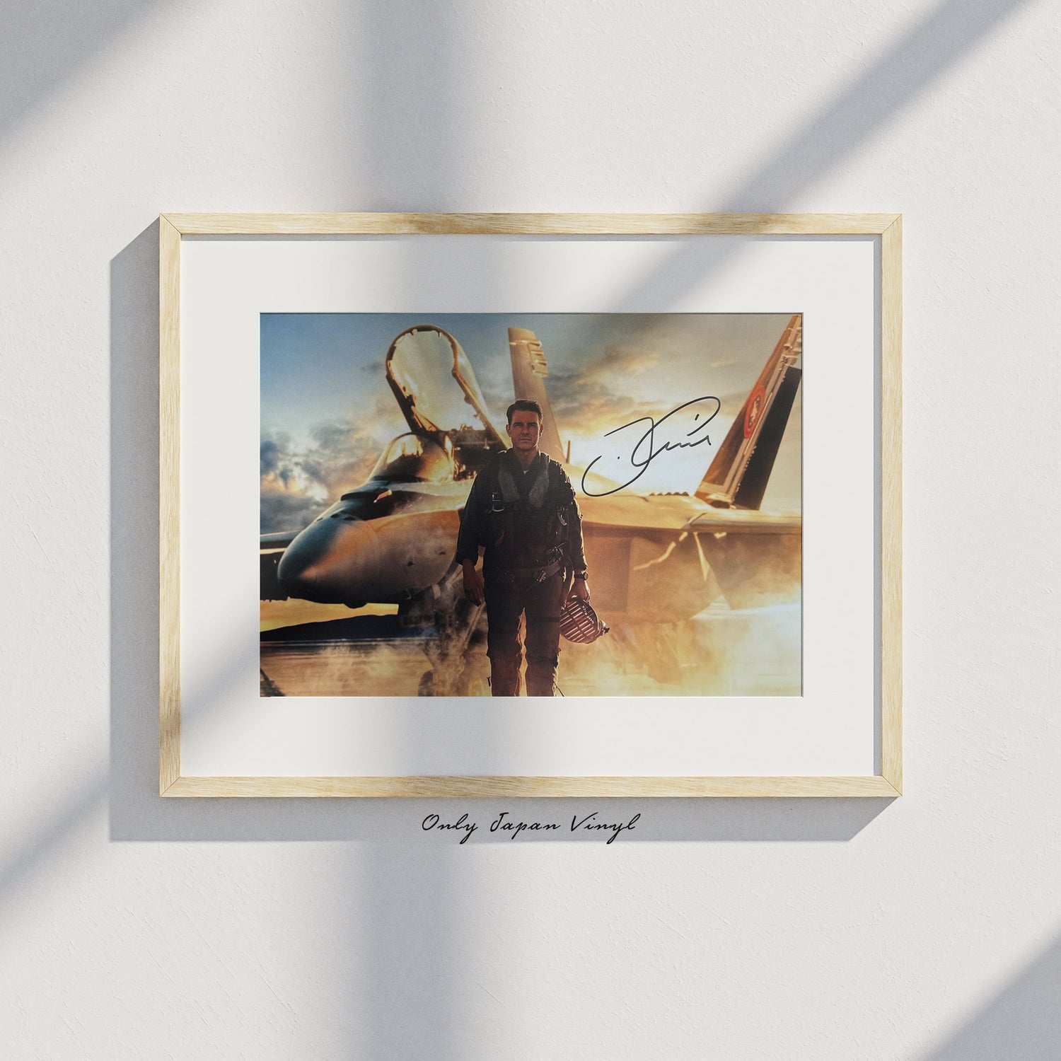 Tom Cruise Top Gun 20x30 cm Boyutunda El İmzalı Fotoğraf (Ömür Boyu COA) Japan Vinyl