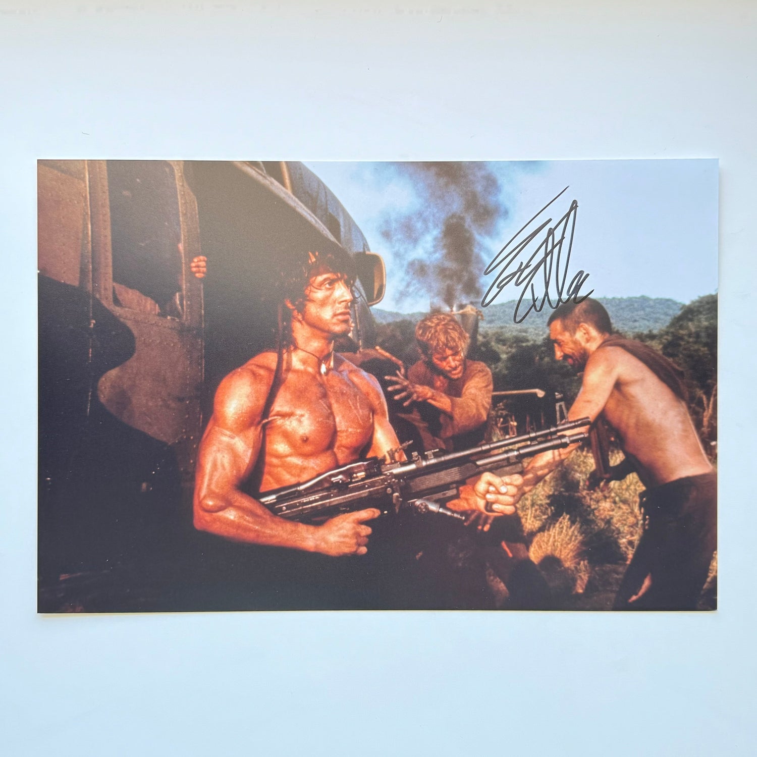 Sylvester Stallone Rambo 20x30 cm Boyutunda El İmzalı Fotoğraf (Ömür Boyu COA) Japan Vinyl