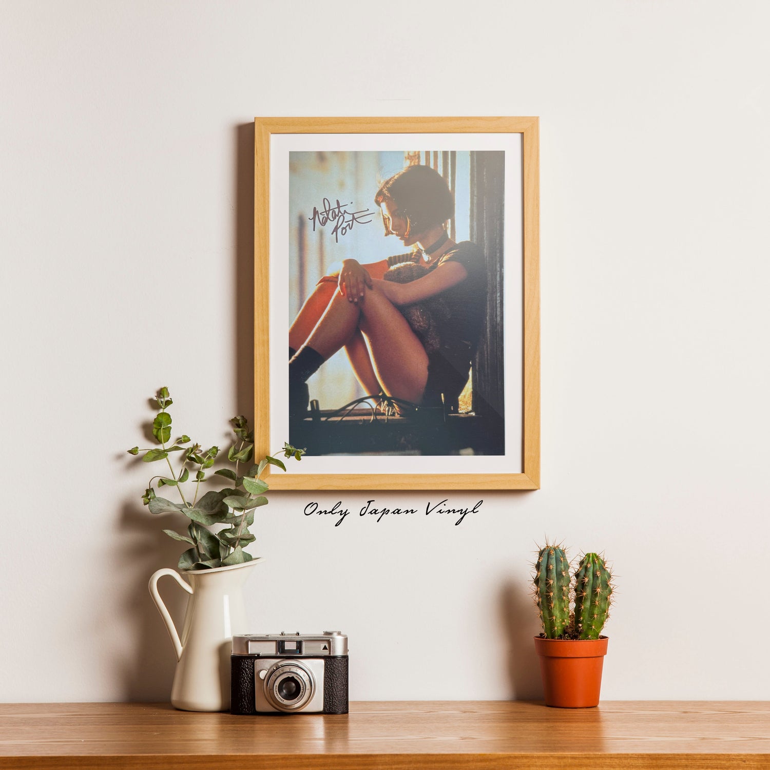 Natalie Portman Leon 20x30 cm Boyutunda El İmzalı Fotoğraf (Ömür Boyu COA) Japan Vinyl