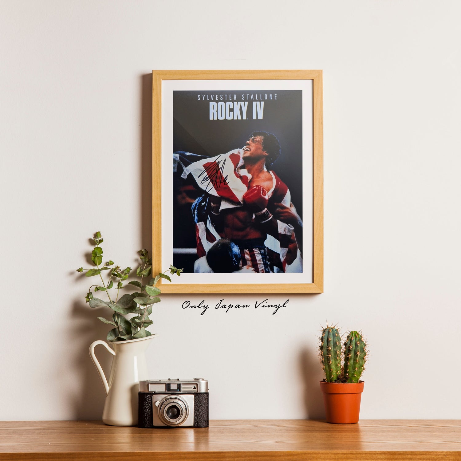 Sylvester Stallone Rocky IV 20x30 cm Boyutunda El İmzalı Fotoğraf (Ömür Boyu COA) Japan Vinyl