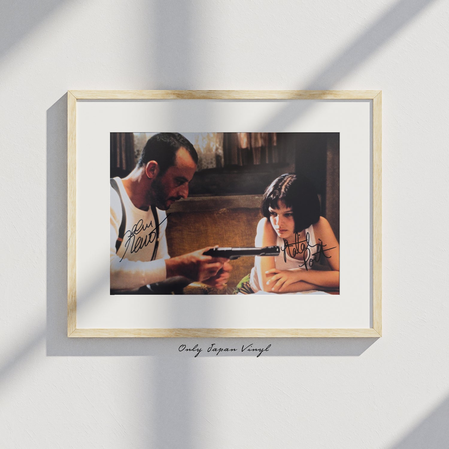 Jean Reno & Natalie Portman, Leon: The Professional 20x30 cm Boyutunda Islak İmzalı Fotoğraf (Ömür Boyu COA)